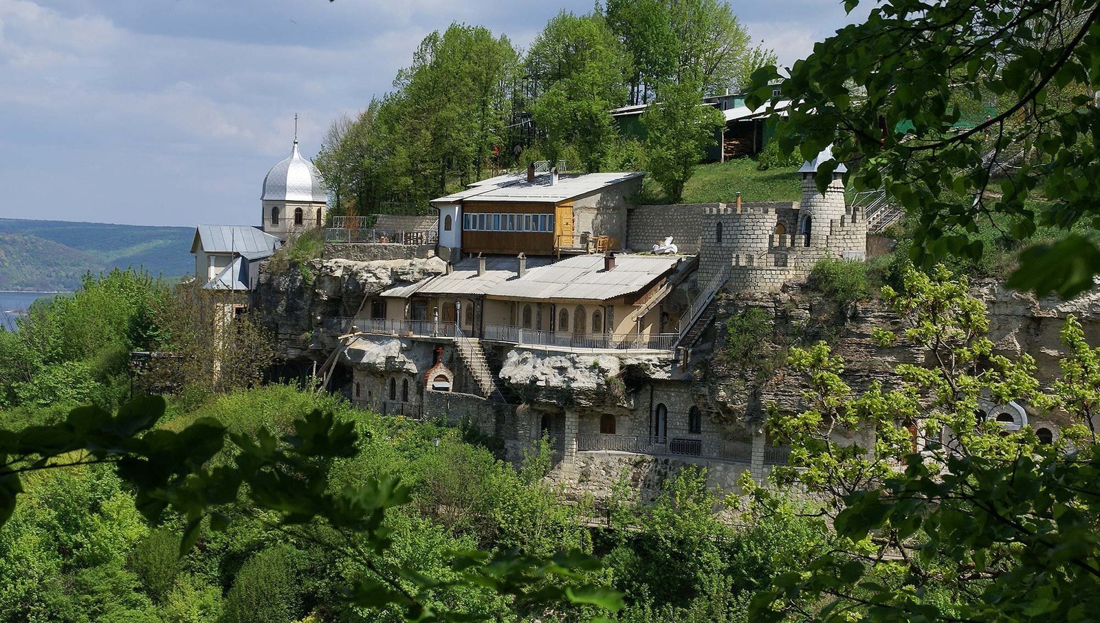 Миколаївський Непоротовський монастир