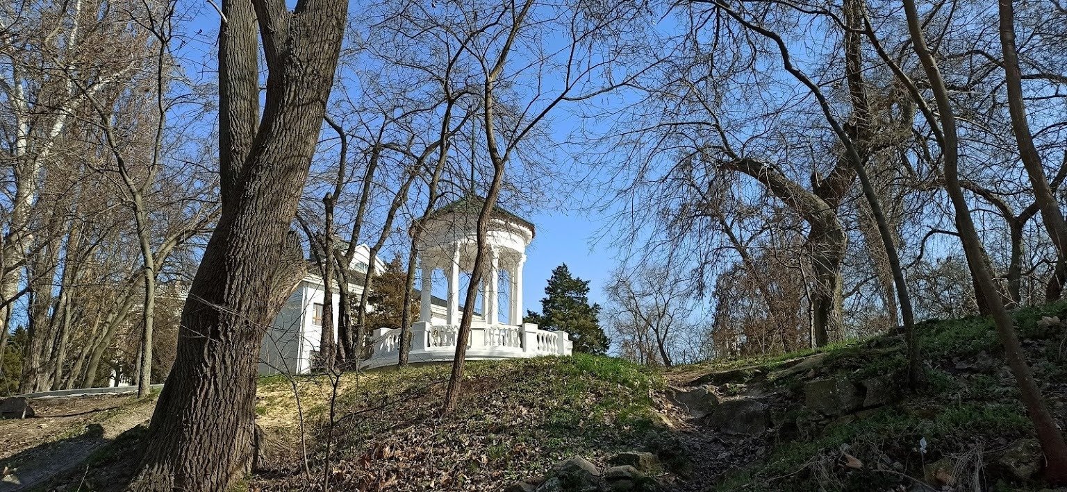 Пам'ятки будівництва і архітектури - «Двоповерхова альтанка»