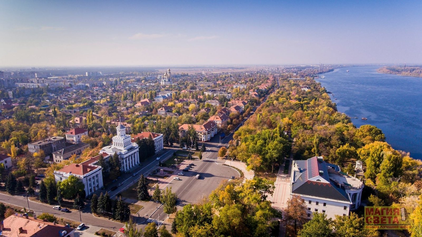 Пам'ятки будівництва і архітектури - «Ансамбль будівель Центральної площі міста»