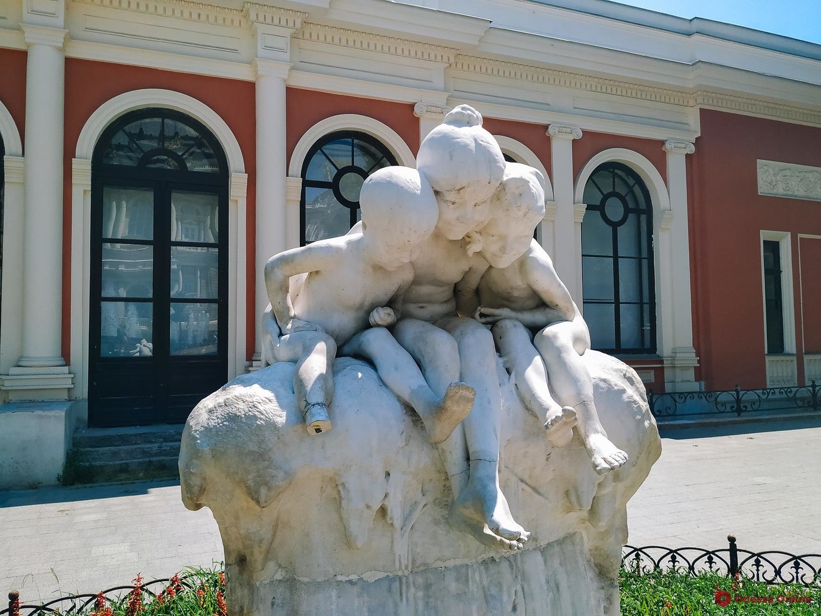 Пам'ятники - «Скульптура-фонтан "Молодість"» - вулиця Ланжеронівська