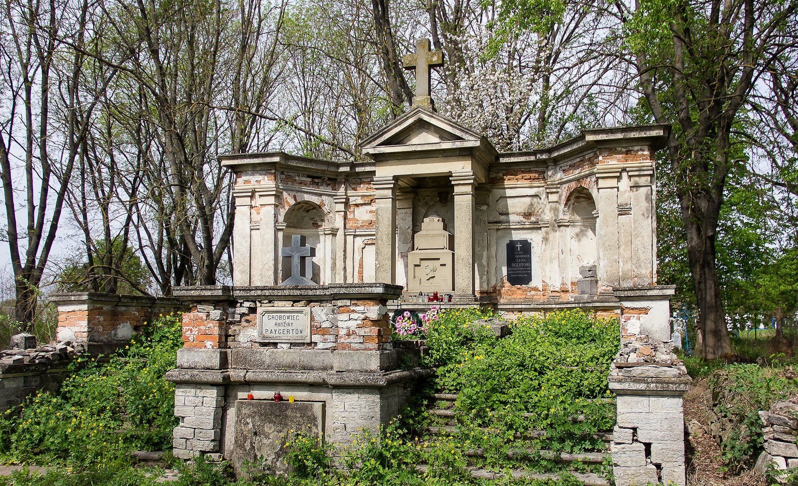 Пам'ятки будівництва і архітектури - «Мавзолей Пайгертів у Сидорові»