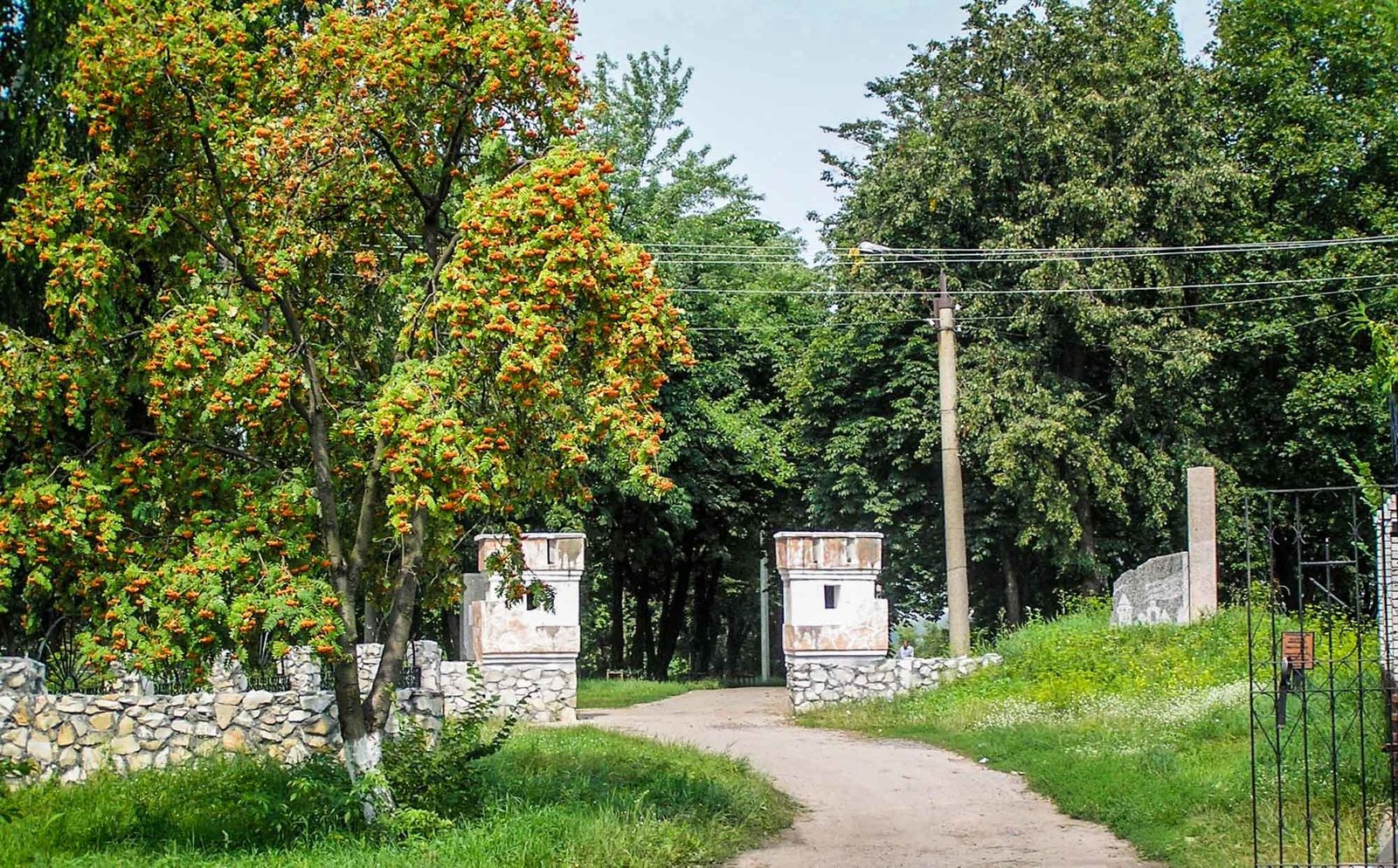 Пам'ятки будівництва і архітектури - «Літописне городище Вир»