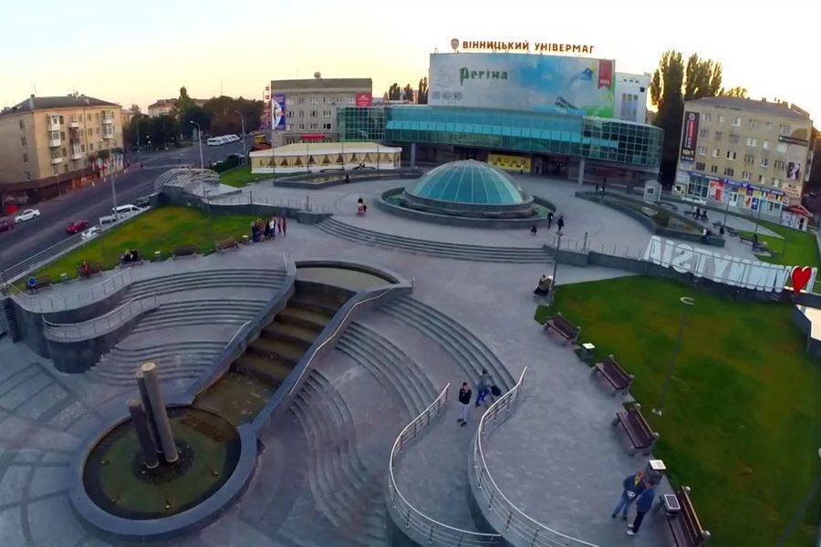 Торгівельні центри – «Універмаг» – площа Гагаріна, 2, Вінниця