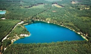 Природні об'єкти - «Голубі озера в Олешні»