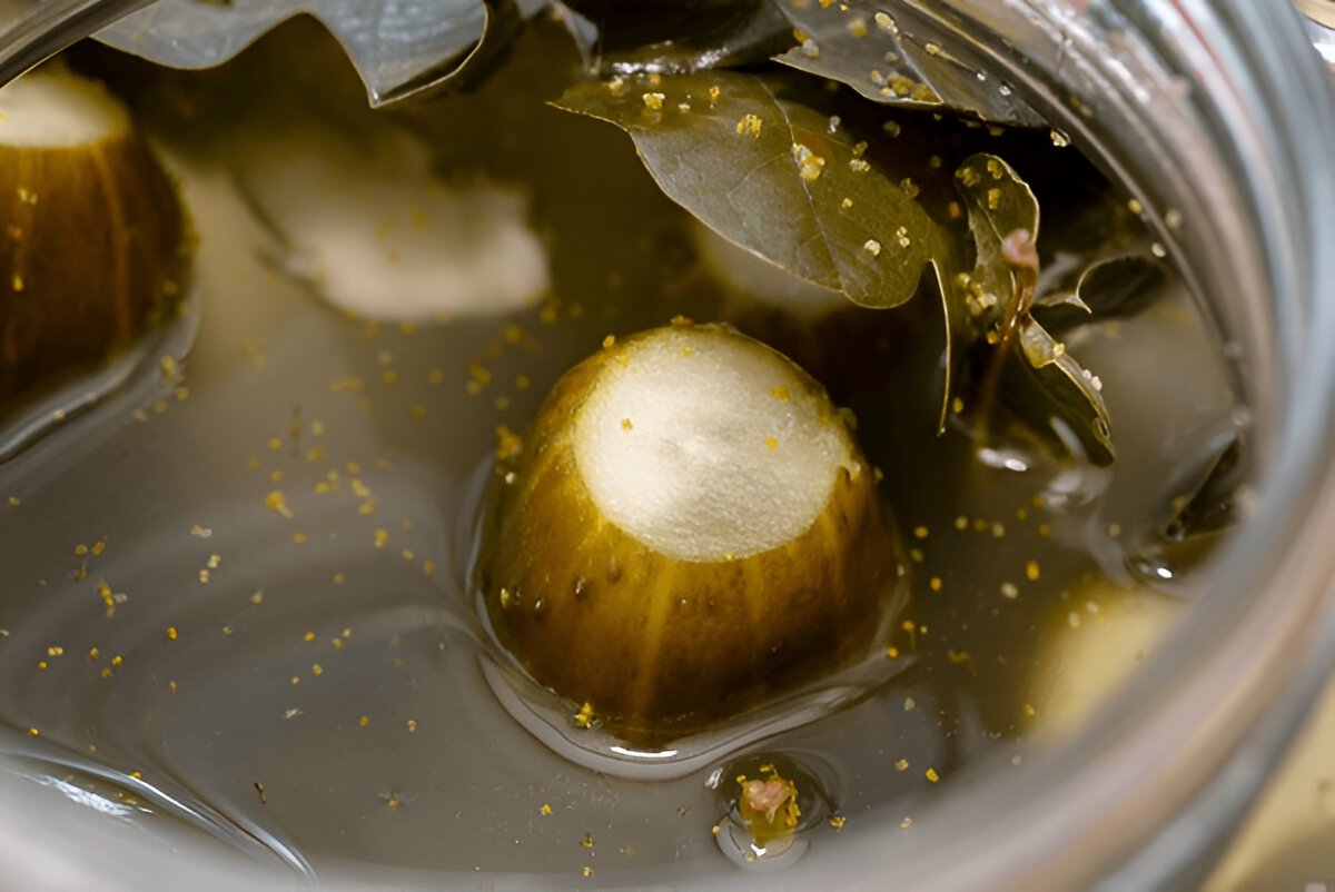 Чим корисний розсіл з квашених огірків